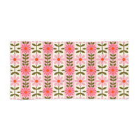 Retro Daisy Blooms Beach towel – original NewGiftDay design