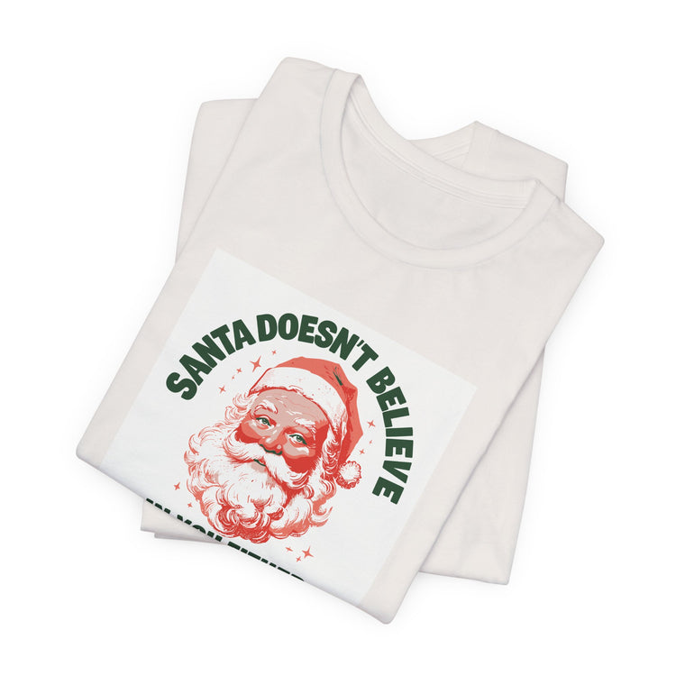 Santa Doesn't Believe in You Either T-shirt in vintage-white – original NewGiftDay design