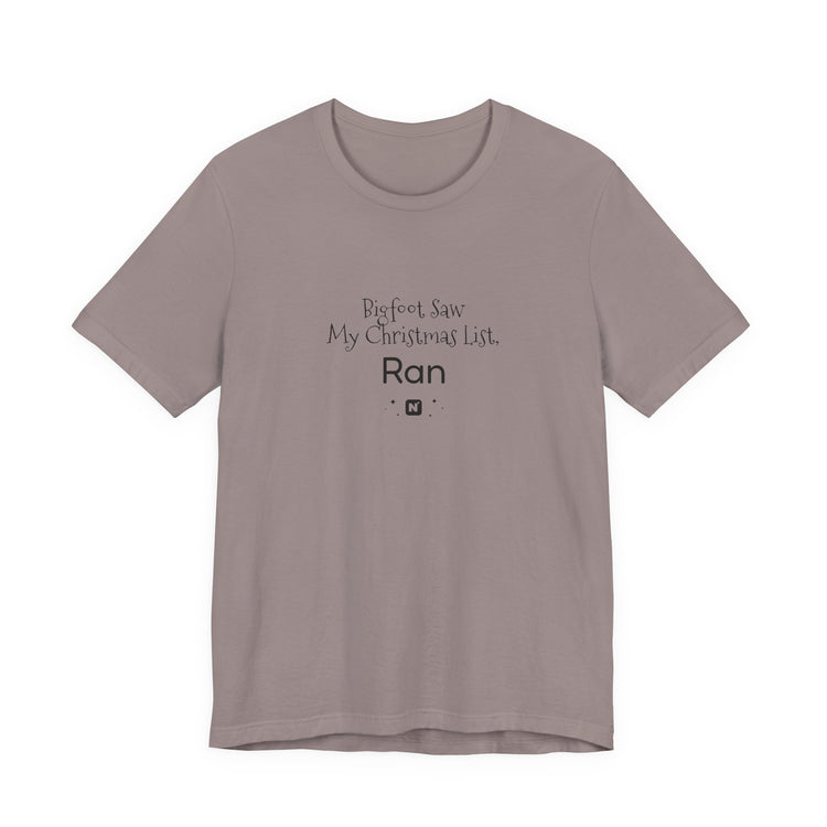 Bigfoot Christmas List T-shirt in pebble-brown – original NewGiftDay design