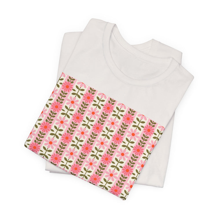 Retro Daisy Blooms T-shirt in vintage-white – original NewGiftDay design